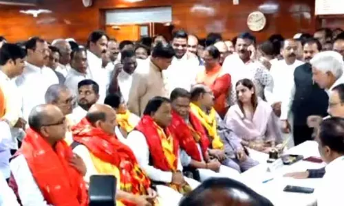 BJP के उम्मीदवारों और दिलीप रे ने राज्यसभा चुनाव के लिए नामांकन दाखिल किया BJP के उम्मीदवारों और दिलीप रे ने राज्यसभा चुनाव के लिए नामांकन दाखिल किया