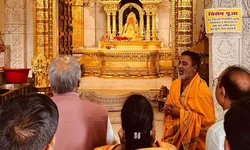 सांसद बृजमोहन अग्रवाल ने डोंगरगढ़ में परिवार के साथ मां बम्लेश्वरी के दर्शन किए सांसद बृजमोहन अग्रवाल ने डोंगरगढ़ में परिवार के साथ मां बम्लेश्वरी के दर्शन किए