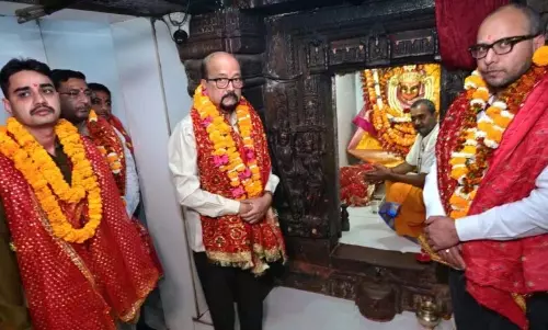 रतनपुर माता के दर्शन करने पहुंचे राज्यपाल रमेन डेका रतनपुर माता के दर्शन करने पहुंचे राज्यपाल रमेन डेका