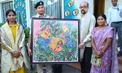 शिवतराई गांव पहुंचे राज्यपाल रमेन डेका, बैगा-बिरहोर जनजाति से की आत्मीय चर्चा