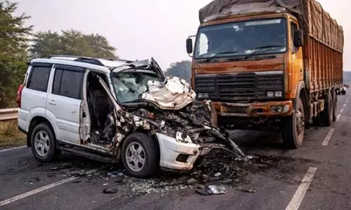 रॉन्ग साइड का कहर, ट्रक से भिड़ी स्कॉर्पियो 4 की मौत