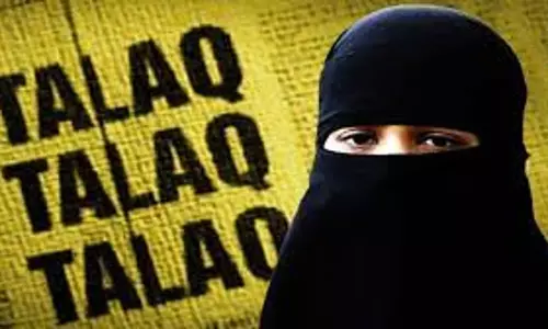 Palwal: दहेज न मिलने पर विवाहिता को निकाला, तीन तलाक की धमकी Palwal: दहेज न मिलने पर विवाहिता को निकाला, तीन तलाक की धमकी