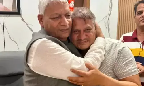 Bhilwara: दुबई में फंसा परिवार भारत पहुंचा, सांसद की पहल रंग लाई Bhilwara: दुबई में फंसा परिवार भारत पहुंचा, सांसद की पहल रंग लाई
