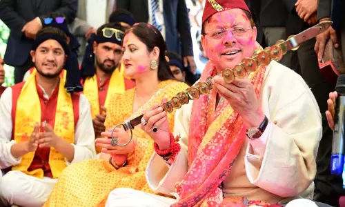 होली का जश्न उत्तराखंड की संस्कृति, आस्था और विकास को दिखाता है: CM Dhami होली का जश्न उत्तराखंड की संस्कृति, आस्था और विकास को दिखाता है: CM Dhami