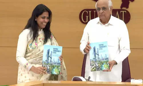 गुजरात CM पटेल ने शेपिंग टुमॉरोज़ सिटीज़ किताब का विमोचन किया