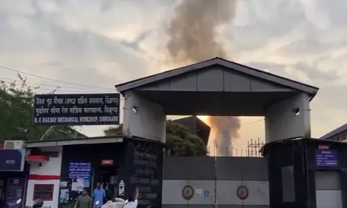 Assam: डिब्रूगढ़ रेलवे फैक्ट्री में आग लगी, कोई हताहत नहीं Assam: डिब्रूगढ़ रेलवे फैक्ट्री में आग लगी, कोई हताहत नहीं