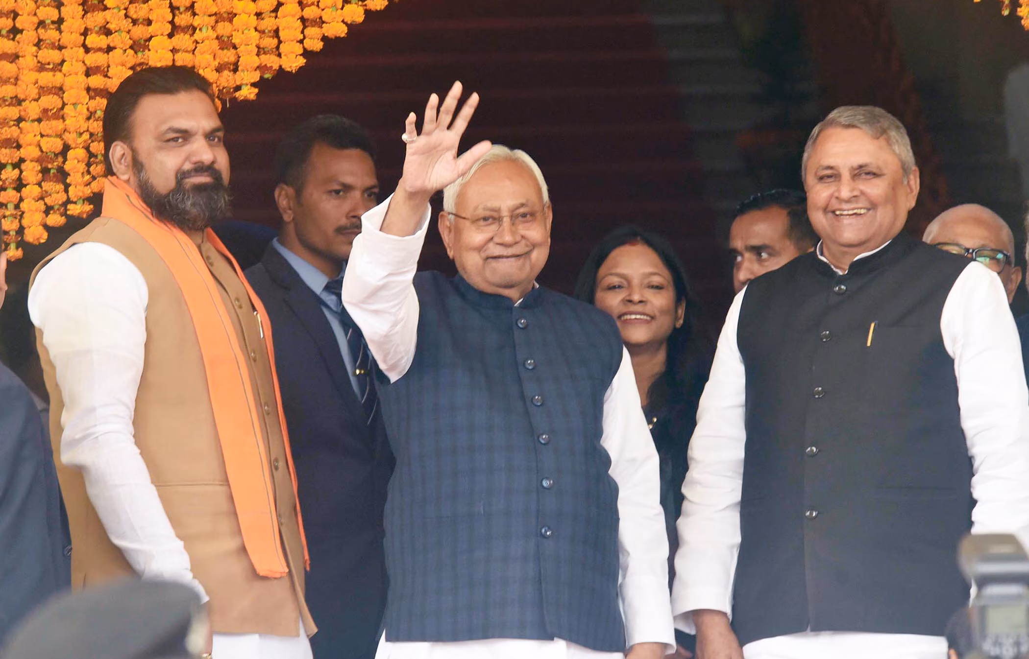 Patna: पार्टी ने सीएम नाम पर टिप्पणी से किया इनकार Patna: पार्टी ने सीएम नाम पर टिप्पणी से किया इनकार