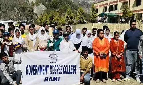 Kathua: जीडीसी बनी में छात्राओं ने दिखाई खेल प्रतिभा Kathua: जीडीसी बनी में छात्राओं ने दिखाई खेल प्रतिभा