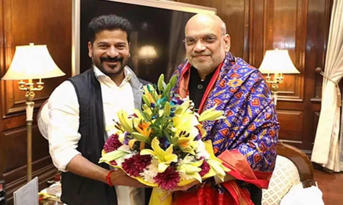 तेलंगाना के CM ने HM शाह से मुलाकात की, माओवादियों के सरेंडर और सुरक्षा मुद्दों पर चर्चा की तेलंगाना के CM ने HM शाह से मुलाकात की, माओवादियों के सरेंडर और सुरक्षा मुद्दों पर चर्चा की