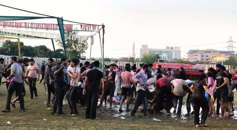 डॉ. बीआर अंबेडकर National लॉ यूनिवर्सिटी, सोनीपत में स्टाफ और स्टूडेंट्स ने होली मनाई डॉ. बीआर अंबेडकर National लॉ यूनिवर्सिटी, सोनीपत में स्टाफ और स्टूडेंट्स ने होली मनाई