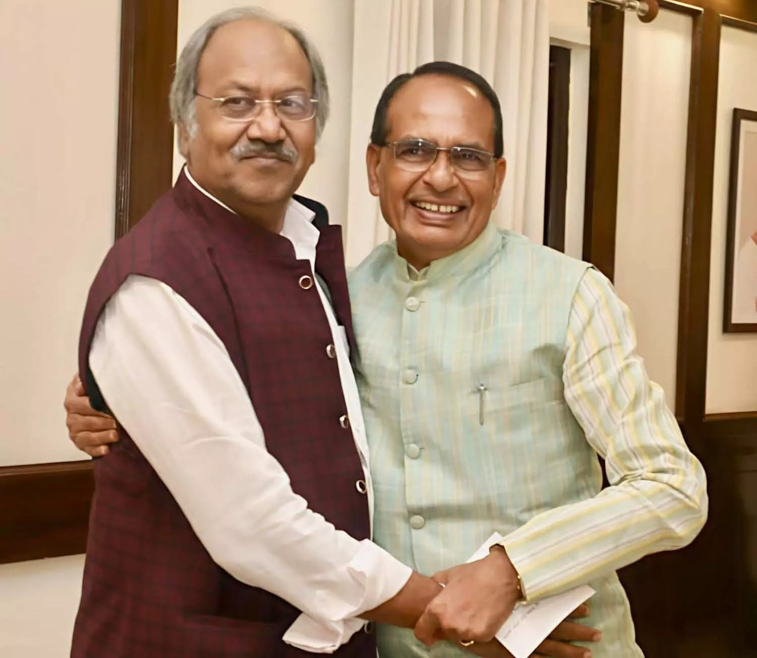 MP बृजमोहन अग्रवाल ने केंद्रीय मंत्री शिवराज सिंह चौहान को जन्मदिन की बधाई दी MP बृजमोहन अग्रवाल ने केंद्रीय मंत्री शिवराज सिंह चौहान को जन्मदिन की बधाई दी