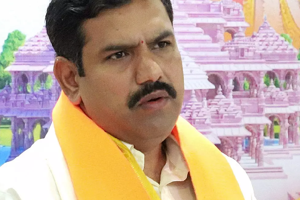 Karnataka सरकार भर्ती में अंदरूनी आरक्षण लागू करे, नहीं तो आंदोलन का सामना करे: BJP Karnataka सरकार भर्ती में अंदरूनी आरक्षण लागू करे, नहीं तो आंदोलन का सामना करे: BJP
