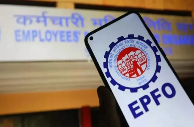 New Delhi: अब बिना ऑफिस जाए देखें PF पासबुक, जानिए EPFO का आसान तरीका New Delhi: अब बिना ऑफिस जाए देखें PF पासबुक, जानिए EPFO का आसान तरीका