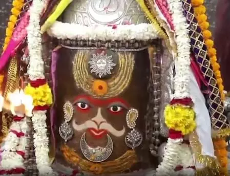 उज्जैन में बाबा महाकाल की भस्म आरती व दर्शन को उमड़ी श्रद्धालुओं की भीड़ उज्जैन में बाबा महाकाल की भस्म आरती व दर्शन को उमड़ी श्रद्धालुओं की भीड़