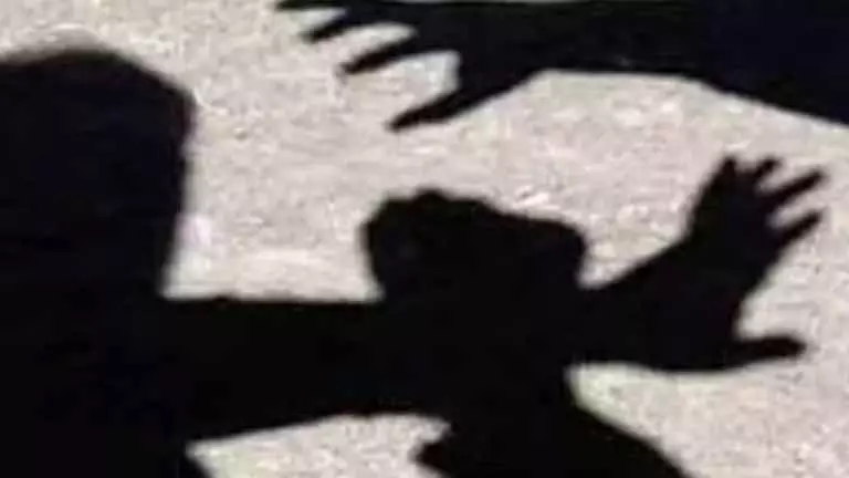 Chennai: तिरुवल्लूर में मां-बेटे की जोड़ी ने सांप बेचने वालों को मार डाला Chennai: तिरुवल्लूर में मां-बेटे की जोड़ी ने सांप बेचने वालों को मार डाला