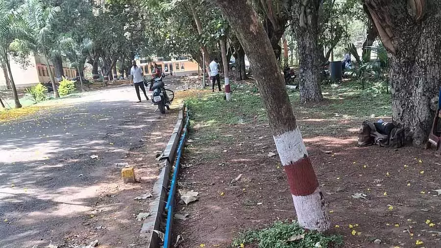 KSIC को बचाने की मांग 14 दिन के विरोध प्रदर्शन के बाद भी अनसुनी KSIC को बचाने की मांग 14 दिन के विरोध प्रदर्शन के बाद भी अनसुनी