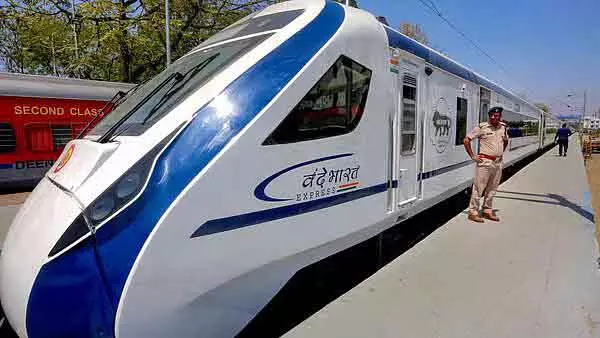 Pune घोरपडी इलाके में वंदे भारत एक्सप्रेस का नया डिपो बनेगा Pune घोरपडी इलाके में वंदे भारत एक्सप्रेस का नया डिपो बनेगा
