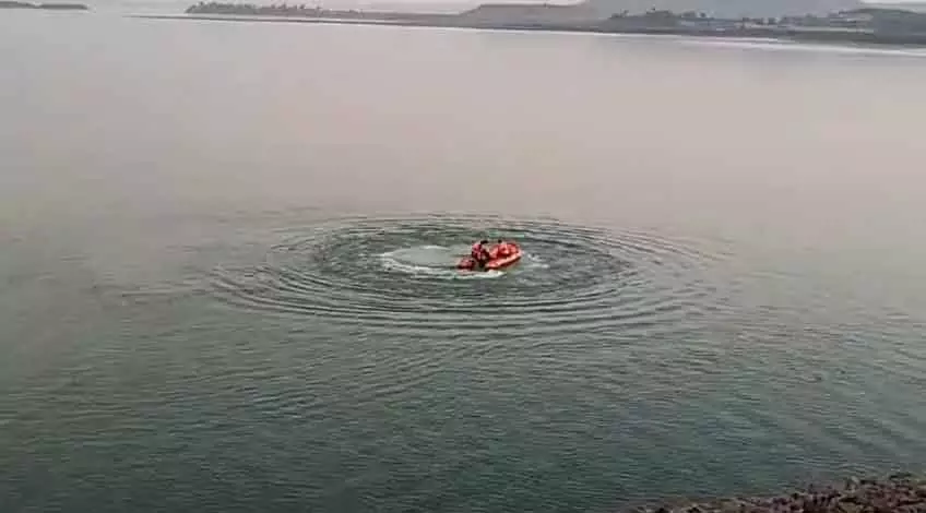 MP : जबलपुर में होली के मौके पर दोस्तों के साथ बरगी डैम में नहाते समय युवक डूबा MP : जबलपुर में होली के मौके पर दोस्तों के साथ बरगी डैम में नहाते समय युवक डूबा