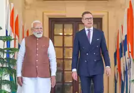 भारत-फिनलैंड की रणनीतिक साझेदारी को डिजिटलीकरण और स्थिरता का रूप दे रहे : पीएम मोदी भारत-फिनलैंड की रणनीतिक साझेदारी को डिजिटलीकरण और स्थिरता का रूप दे रहे : पीएम मोदी