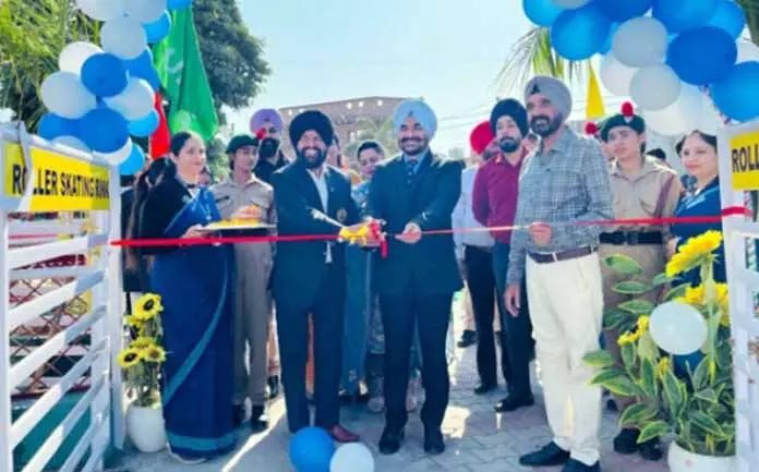 यूनिक इंटरनेशनल स्कूल Gadigarh में स्केटिंग रिंक का उद्घाटन यूनिक इंटरनेशनल स्कूल Gadigarh में स्केटिंग रिंक का उद्घाटन