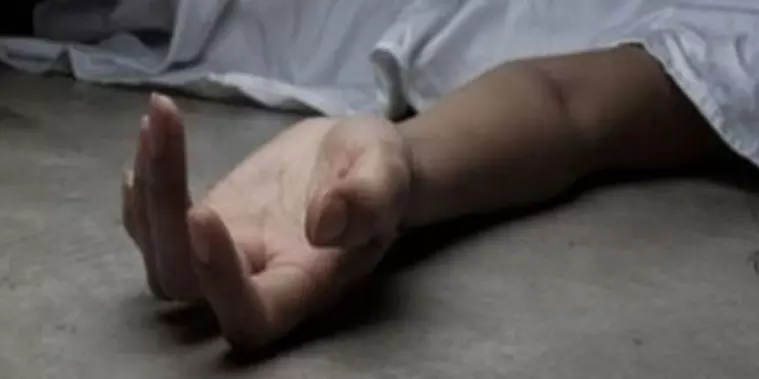 Champawat: संदिग्ध हालात में युवक की मौत से इलाके में सनसनी Champawat: संदिग्ध हालात में युवक की मौत से इलाके में सनसनी