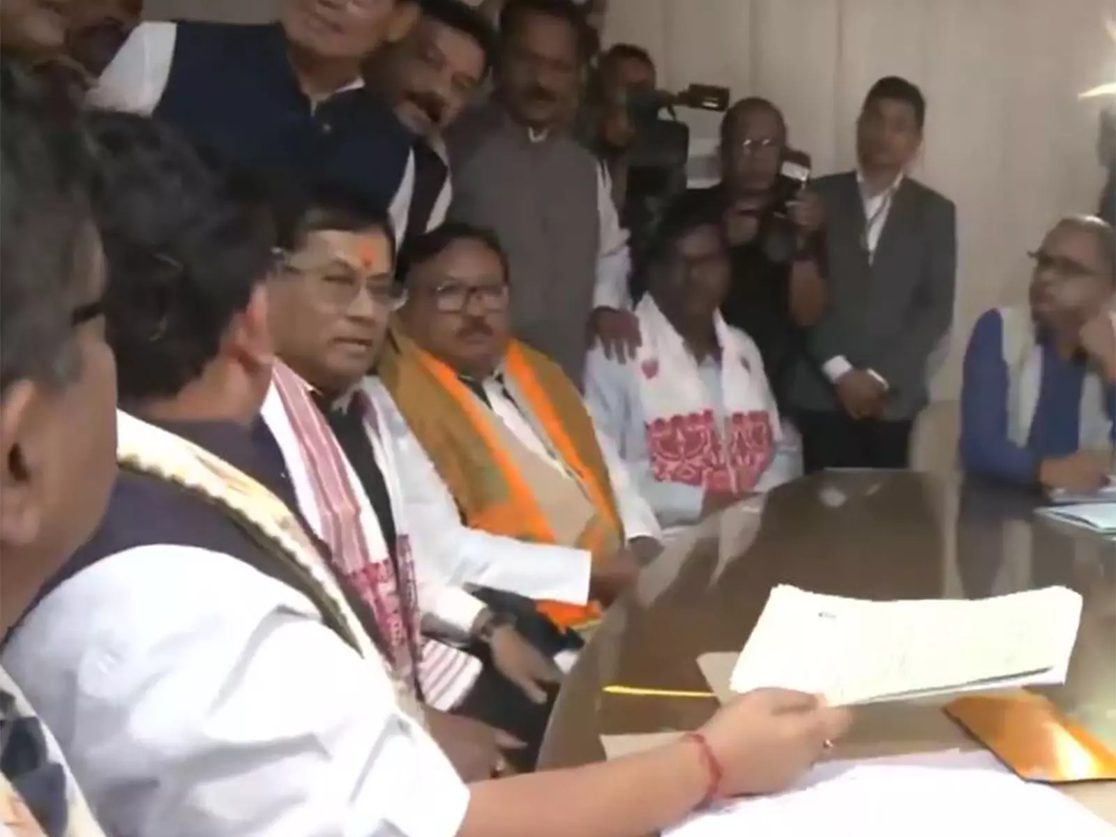 असम बीजेपी उम्मीदवारों, UPPL प्रमुख प्रमोद बोरो ने RS चुनाव के लिए नामांकन दाखिल किया असम बीजेपी उम्मीदवारों, UPPL प्रमुख प्रमोद बोरो ने RS चुनाव के लिए नामांकन दाखिल किया