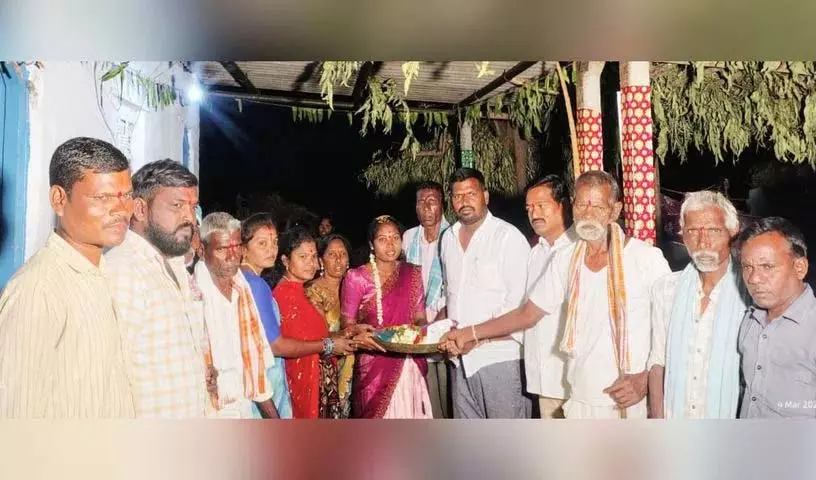 BRS सरपंच ने चुनावी वादा पूरा किया BRS सरपंच ने चुनावी वादा पूरा किया