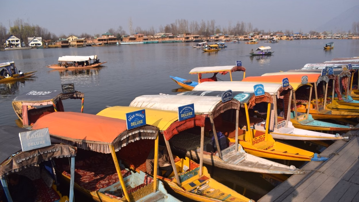 Jammu: जम्मू-कश्मीर में 6 मार्च तक मौसम साफ रहने का अनुमान Jammu: जम्मू-कश्मीर में 6 मार्च तक मौसम साफ रहने का अनुमान