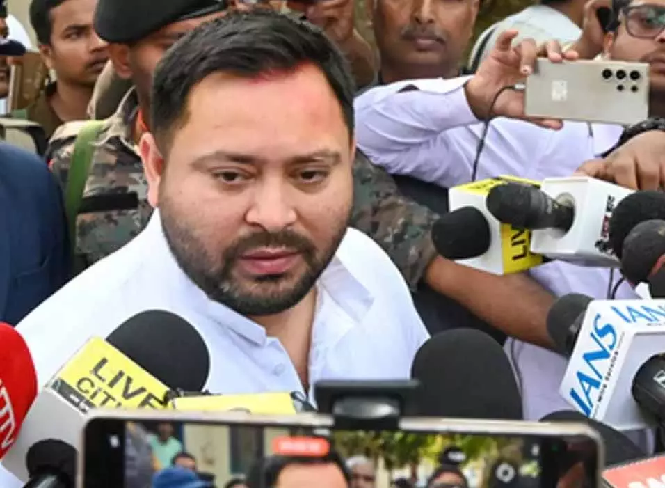 Tejashwi Yadav ने नीतीश कुमार के राज्यसभा जाने के बाद सत्ता में बदलाव की आलोचना की Tejashwi Yadav ने नीतीश कुमार के राज्यसभा जाने के बाद सत्ता में बदलाव की आलोचना की