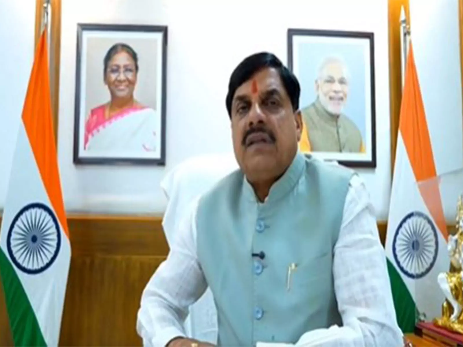 Madhya Pradesh ने मिडिल ईस्ट में फंसे राज्य के नागरिकों की मदद के लिए 24x7 कंट्रोल रूम बनाया Madhya Pradesh ने मिडिल ईस्ट में फंसे राज्य के नागरिकों की मदद के लिए 24x7 कंट्रोल रूम बनाया