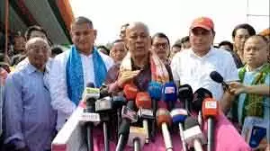 Bijni रैली में हग्रामा मोहिलरी का बयान, लोगों की मांग पर पहाड़ी बनाने की बात Bijni रैली में हग्रामा मोहिलरी का बयान, लोगों की मांग पर पहाड़ी बनाने की बात