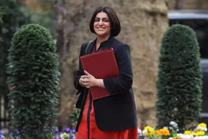 Shabana Mahmood ने यूके में इमिग्रेशन पर सख्त रवैया अपनाया Shabana Mahmood ने यूके में इमिग्रेशन पर सख्त रवैया अपनाया