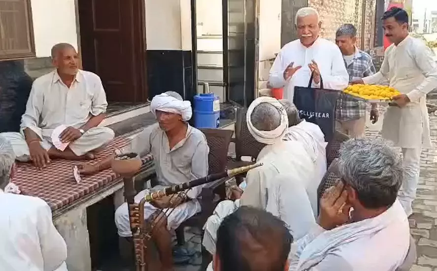 Jind: कर्मवीर बौद्ध को राज्यसभा टिकट मिलने पर समर्थकों में उत्साह Jind: कर्मवीर बौद्ध को राज्यसभा टिकट मिलने पर समर्थकों में उत्साह