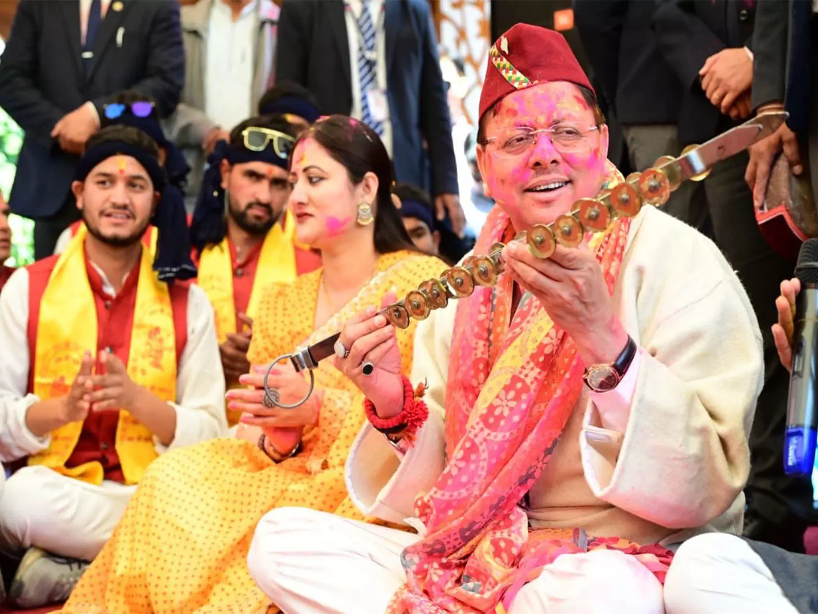 होली का जश्न उत्तराखंड की संस्कृति, आस्था और विकास को दिखाता है: CM Dhami होली का जश्न उत्तराखंड की संस्कृति, आस्था और विकास को दिखाता है: CM Dhami