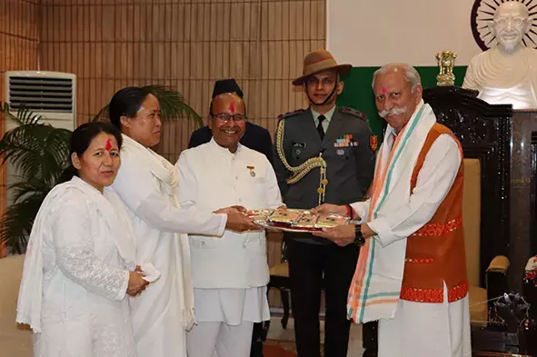 Arunachal: राज्यपाल ने ब्रह्माकुमारीज़ के साथ होली मनाई Arunachal: राज्यपाल ने ब्रह्माकुमारीज़ के साथ होली मनाई