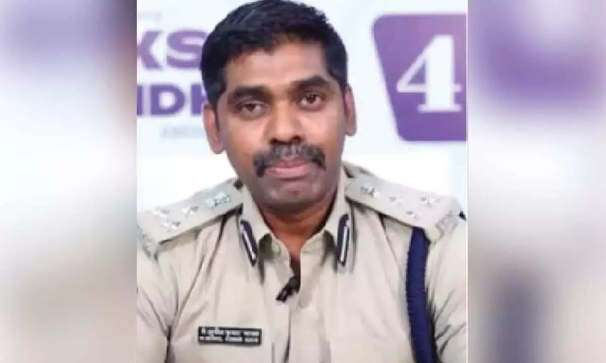 IPS अधिकारी सुनील नाइक से हिरासत में टॉर्चर मामले में पूछताछ IPS अधिकारी सुनील नाइक से हिरासत में टॉर्चर मामले में पूछताछ