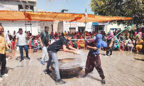 Haryana के फतेहाबाद में ‘कोराडा मार होली’ में भाईचारे और जल संरक्षण का संदेश दिया गया