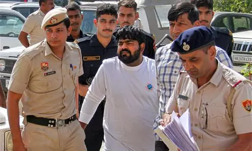 Haryana : नासिर-जुनैद मर्डर केस राजस्थान हाई कोर्ट ने गोरक्षक मोनू मानेसर को ज़मानत दी Haryana : नासिर-जुनैद मर्डर केस राजस्थान हाई कोर्ट ने गोरक्षक मोनू मानेसर को ज़मानत दी