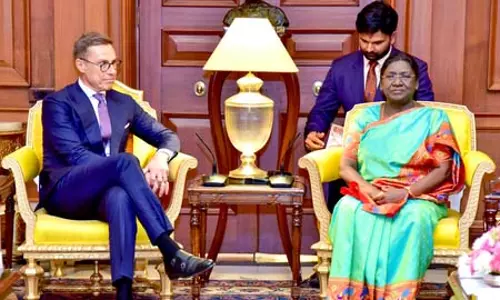 राष्ट्रपति द्रौपदी मुर्मु से मिले अलेक्जेंडर स्टब, भारत-फिनलैंड संबंधों को बताया मजबूत और भरोसेमंद