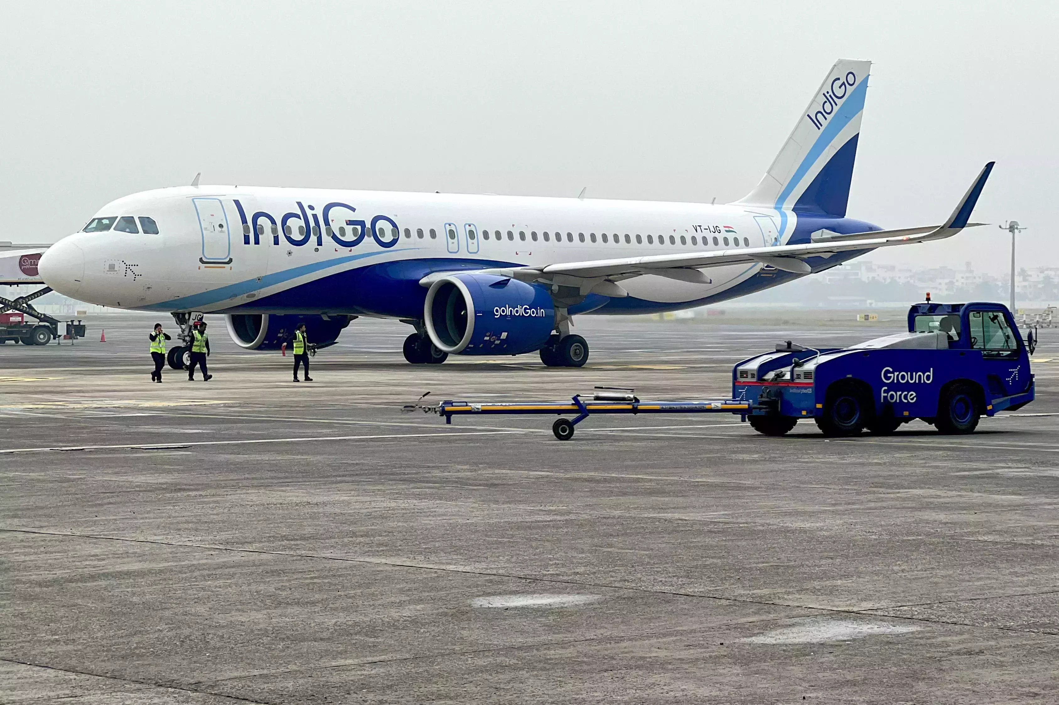 IndiGo के विमान में तकनीकी खराबी, विजयवाड़ा एयरपोर्ट पर रोका गया IndiGo के विमान में तकनीकी खराबी, विजयवाड़ा एयरपोर्ट पर रोका गया