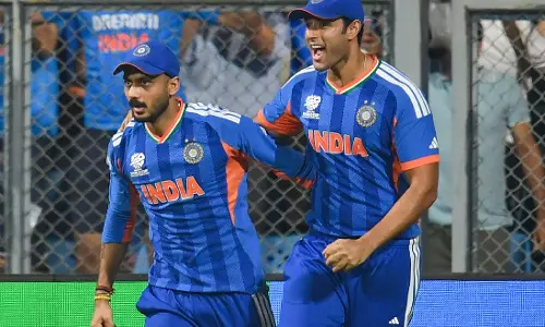 T20 WC: भारत ने इंग्लैंड को 7 रन से हराकर फाइनल में जगह बनाई T20 WC: भारत ने इंग्लैंड को 7 रन से हराकर फाइनल में जगह बनाई