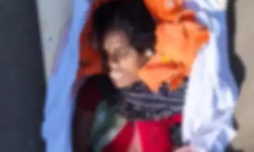 पानी निकालते समय कुएं में गिरी महिला, मौत पानी निकालते समय कुएं में गिरी महिला, मौत