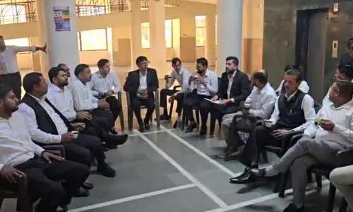 Jhajjar में वकील की चाकू घोंपकर हत्या, बार एसोसिएशन ने काम रोका Jhajjar में वकील की चाकू घोंपकर हत्या, बार एसोसिएशन ने काम रोका