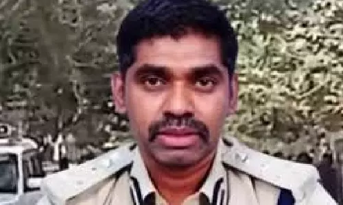 Andhra पुलिस ने पूर्व MP के टॉर्चर केस में बिहार के IGP से दूसरे दिन भी पूछताछ जारी रखी Andhra पुलिस ने पूर्व MP के टॉर्चर केस में बिहार के IGP से दूसरे दिन भी पूछताछ जारी रखी