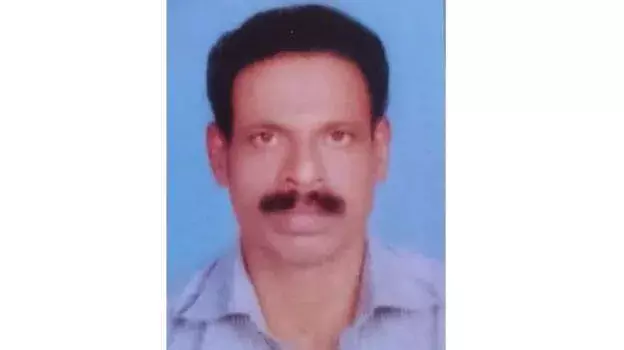 kerala: हाईवे कंस्ट्रक्शन के गड्ढे में गिरने से बाइक सवार की मौत