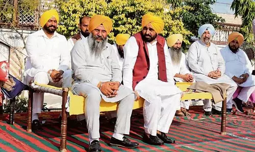 खाड़ी देशों में फंसे पंजाब के 370 लोग, उनकी वापसी सुनिश्चित करेंगे: CM Bhagwant Mann खाड़ी देशों में फंसे पंजाब के 370 लोग, उनकी वापसी सुनिश्चित करेंगे: CM Bhagwant Mann