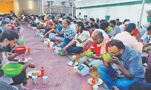 Triplicane में रमज़ान के इतिहास की सैर Triplicane में रमज़ान के इतिहास की सैर