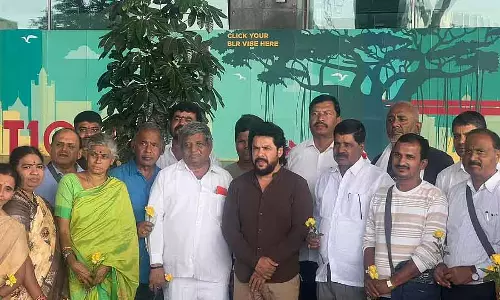 पश्चिम एशिया संघर्ष: Dubai में फंसे बेल्लारी के पर्यटकों का समूह लौटा पश्चिम एशिया संघर्ष: Dubai में फंसे बेल्लारी के पर्यटकों का समूह लौटा