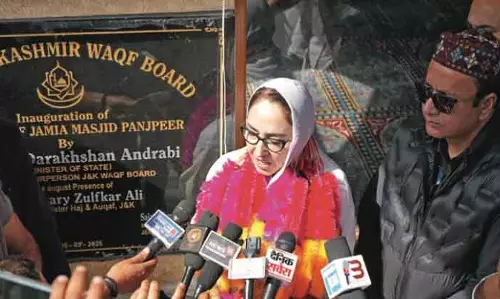 Srinagar धार्मिक संस्थाओं को मज़बूत करना ज़रूरी प्राथमिकता: डॉ. दरख्शां Srinagar धार्मिक संस्थाओं को मज़बूत करना ज़रूरी प्राथमिकता: डॉ. दरख्शां