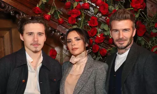 Brooklyn Beckham अपने माता-पिता डेविड और विक्टोरिया की जन्मदिन की शुभकामनाओं से ‘निराश’ Brooklyn Beckham अपने माता-पिता डेविड और विक्टोरिया की जन्मदिन की शुभकामनाओं से ‘निराश’